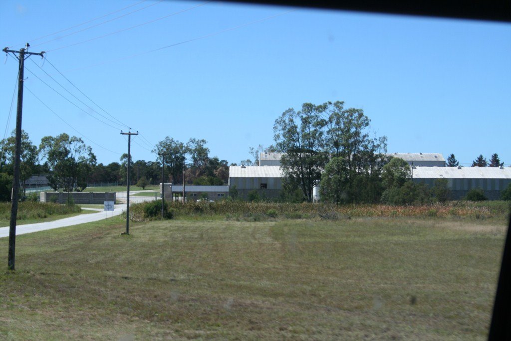 mon_hitech_factoryitself.jpg