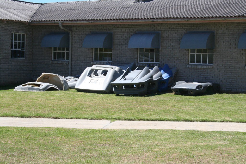 mon_hitech_fiberglass_outsidelongterm_curing.jpg